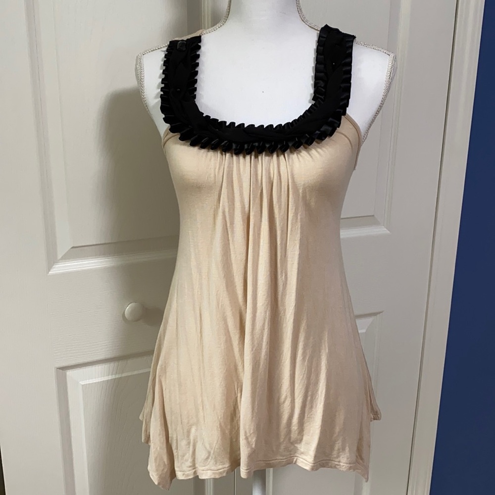 Pretty Good Cream/peach Top Black ribbon trim M